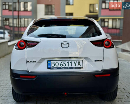 Белый Мазда MX-30, объемом двигателя 0 л и пробегом 64 тыс. км за 14000 $, фото 9 на Automoto.ua