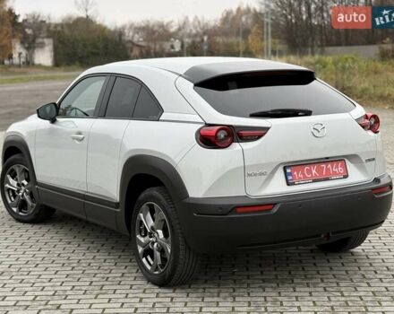 Белый Мазда MX-30, объемом двигателя 0 л и пробегом 27 тыс. км за 14900 $, фото 26 на Automoto.ua