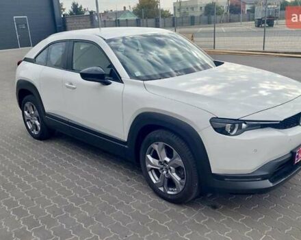 Белый Мазда MX-30, объемом двигателя 0 л и пробегом 23 тыс. км за 15400 $, фото 2 на Automoto.ua