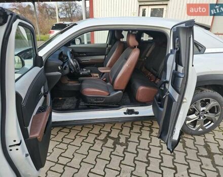 Білий Мазда MX-30, об'ємом двигуна 0 л та пробігом 12 тис. км за 14900 $, фото 13 на Automoto.ua