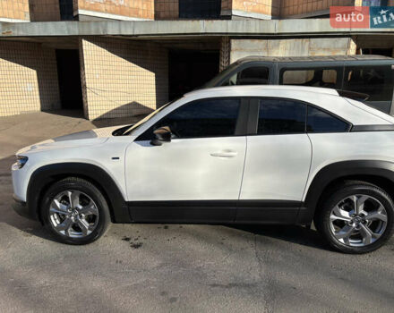 Білий Мазда MX-30, об'ємом двигуна 0 л та пробігом 41 тис. км за 14700 $, фото 5 на Automoto.ua