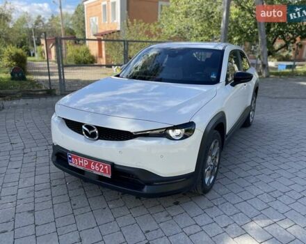 Белый Мазда MX-30, объемом двигателя 0 л и пробегом 26 тыс. км за 14400 $, фото 2 на Automoto.ua