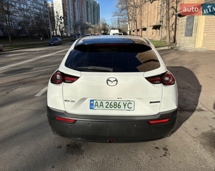 Білий Мазда MX-30, об'ємом двигуна 0 л та пробігом 41 тис. км за 14700 $, фото 6 на Automoto.ua