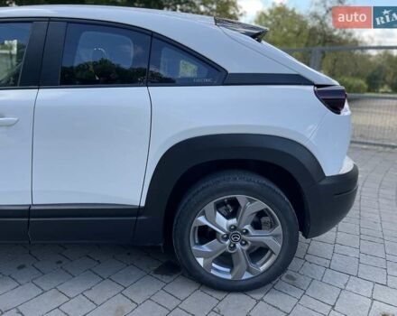 Белый Мазда MX-30, объемом двигателя 0 л и пробегом 26 тыс. км за 14400 $, фото 21 на Automoto.ua