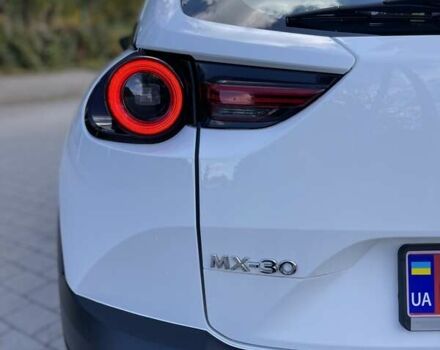 Белый Мазда MX-30, объемом двигателя 0 л и пробегом 26 тыс. км за 14400 $, фото 23 на Automoto.ua