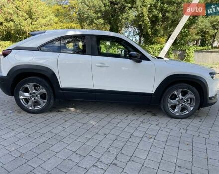 Белый Мазда MX-30, объемом двигателя 0 л и пробегом 26 тыс. км за 14400 $, фото 10 на Automoto.ua