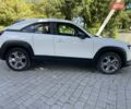 Белый Мазда MX-30, объемом двигателя 0 л и пробегом 26 тыс. км за 14400 $, фото 10 на Automoto.ua