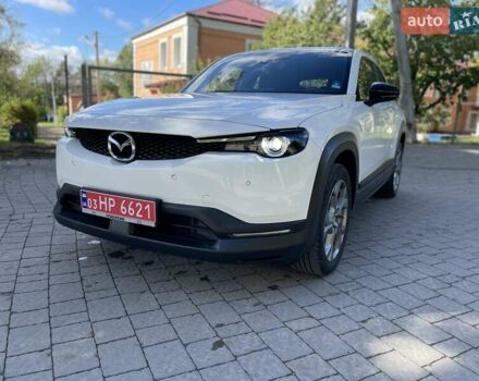 Белый Мазда MX-30, объемом двигателя 0 л и пробегом 26 тыс. км за 14400 $, фото 3 на Automoto.ua