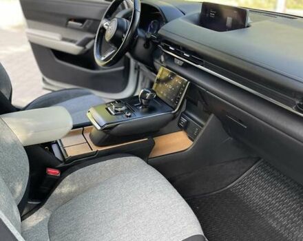 Белый Мазда MX-30, объемом двигателя 0 л и пробегом 26 тыс. км за 14400 $, фото 33 на Automoto.ua