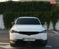 Белый Мазда MX-30, объемом двигателя 0 л и пробегом 82 тыс. км за 17000 $, фото 1 на Automoto.ua