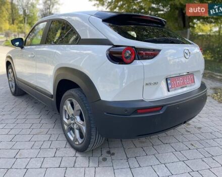 Белый Мазда MX-30, объемом двигателя 0 л и пробегом 26 тыс. км за 14400 $, фото 18 на Automoto.ua