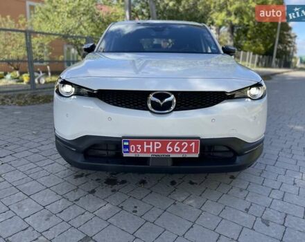 Белый Мазда MX-30, объемом двигателя 0 л и пробегом 26 тыс. км за 14400 $, фото 4 на Automoto.ua