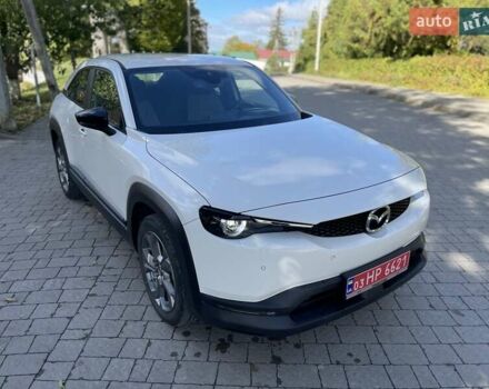 Белый Мазда MX-30, объемом двигателя 0 л и пробегом 26 тыс. км за 14400 $, фото 8 на Automoto.ua
