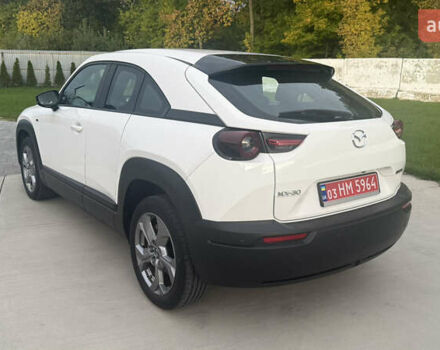 Белый Мазда MX-30, объемом двигателя 0 л и пробегом 27 тыс. км за 14700 $, фото 7 на Automoto.ua