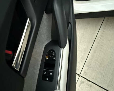 Белый Мазда MX-30, объемом двигателя 0 л и пробегом 27 тыс. км за 14700 $, фото 17 на Automoto.ua