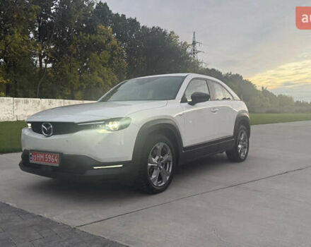 Белый Мазда MX-30, объемом двигателя 0 л и пробегом 27 тыс. км за 14700 $, фото 1 на Automoto.ua