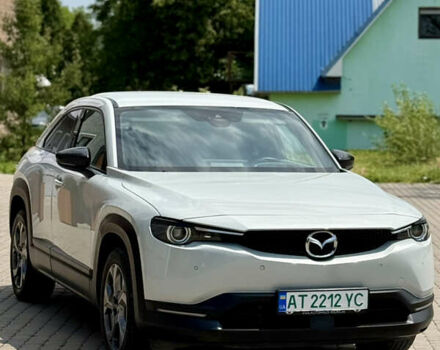 Белый Мазда MX-30, объемом двигателя 0 л и пробегом 43 тыс. км за 15999 $, фото 1 на Automoto.ua