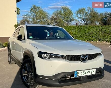 Белый Мазда MX-30, объемом двигателя 0 л и пробегом 60 тыс. км за 16100 $, фото 1 на Automoto.ua