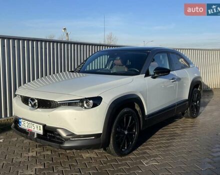 Белый Мазда MX-30, объемом двигателя 0 л и пробегом 26 тыс. км за 19000 $, фото 1 на Automoto.ua