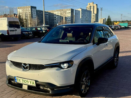 Белый Мазда MX-30, объемом двигателя 0 л и пробегом 139 тыс. км за 13750 $, фото 1 на Automoto.ua