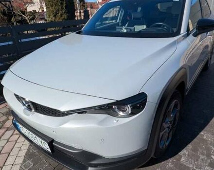 Белый Мазда MX-30, объемом двигателя 0 л и пробегом 37 тыс. км за 15500 $, фото 1 на Automoto.ua