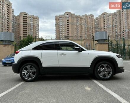 Белый Мазда MX-30, объемом двигателя 0 л и пробегом 14 тыс. км за 14900 $, фото 1 на Automoto.ua