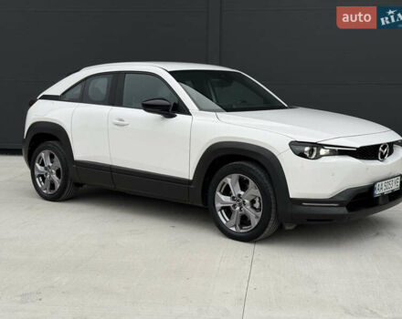 Белый Мазда MX-30, объемом двигателя 0 л и пробегом 46 тыс. км за 14900 $, фото 1 на Automoto.ua