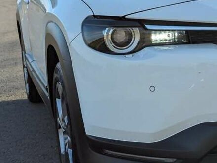 Белый Мазда MX-30, объемом двигателя 0 л и пробегом 90 тыс. км за 14200 $, фото 1 на Automoto.ua