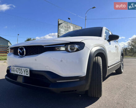 Мазда MX-30 2021 в Киеве на Automoto.ua Белый Мазда MX-30, объемом двигателя 0 л и пробегом 24 тыс. км за 15500 $, фото 1 на Automoto.ua
