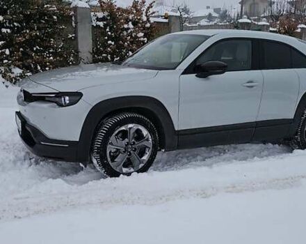 Белый Мазда MX-30, объемом двигателя 0 л и пробегом 17 тыс. км за 16900 $, фото 1 на Automoto.ua