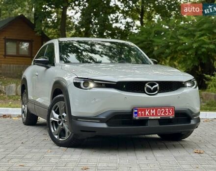 Белый Мазда MX-30, объемом двигателя 0 л и пробегом 33 тыс. км за 14950 $, фото 1 на Automoto.ua