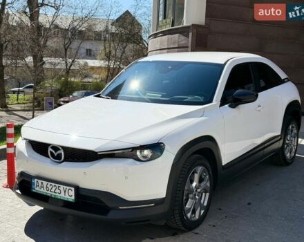Белый Мазда MX-30, объемом двигателя 0 л и пробегом 30 тыс. км за 13900 $, фото 1 на Automoto.ua