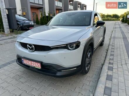 Белый Мазда MX-30, объемом двигателя 0 л и пробегом 68 тыс. км за 14000 $, фото 1 на Automoto.ua