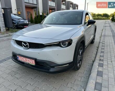 Белый Мазда MX-30, объемом двигателя 0 л и пробегом 68 тыс. км за 14000 $, фото 1 на Automoto.ua