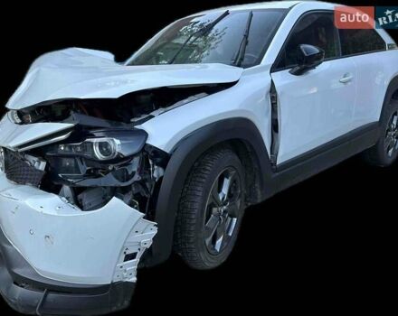 Белый Мазда MX-30, объемом двигателя 0 л и пробегом 75 тыс. км за 7348 $, фото 1 на Automoto.ua