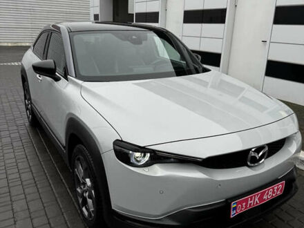 Белый Мазда MX-30, объемом двигателя 0 л и пробегом 50 тыс. км за 14500 $, фото 1 на Automoto.ua