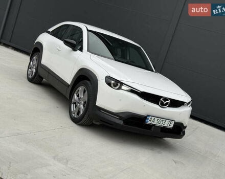 Белый Мазда MX-30, объемом двигателя 0 л и пробегом 46 тыс. км за 15200 $, фото 1 на Automoto.ua