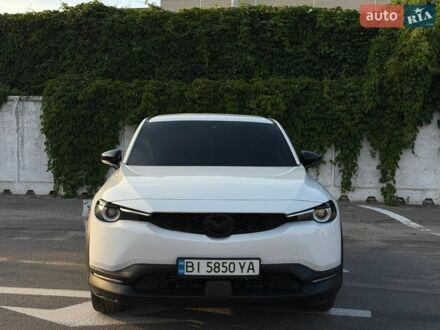 Білий Мазда MX-30, об'ємом двигуна 0 л та пробігом 82 тис. км за 17000 $, фото 1 на Automoto.ua