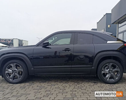 Черный Мазда MX-30, объемом двигателя 36 л и пробегом 25 тыс. км за 20500 $, фото 3 на Automoto.ua