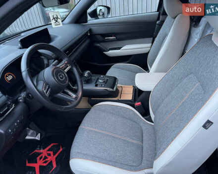 Черный Мазда MX-30, объемом двигателя 0 л и пробегом 68 тыс. км за 14500 $, фото 9 на Automoto.ua