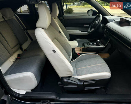 Чорний Мазда MX-30, об'ємом двигуна 0 л та пробігом 27 тис. км за 15700 $, фото 41 на Automoto.ua