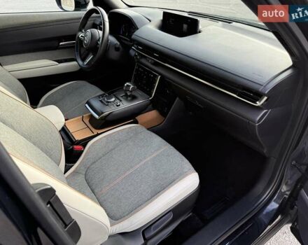 Черный Мазда MX-30, объемом двигателя 0 л и пробегом 26 тыс. км за 14600 $, фото 35 на Automoto.ua