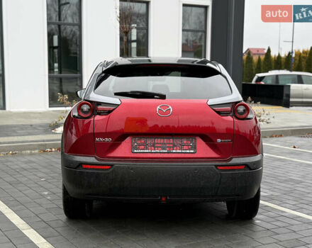 Красный Мазда MX-30, объемом двигателя 0 л и пробегом 87 тыс. км за 14400 $, фото 4 на Automoto.ua