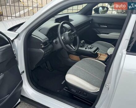 Серый Мазда MX-30, объемом двигателя 0 л и пробегом 115 тыс. км за 13900 $, фото 8 на Automoto.ua