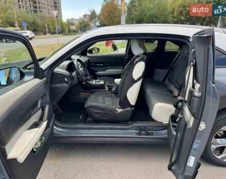 Серый Мазда MX-30, объемом двигателя 0 л и пробегом 24 тыс. км за 16800 $, фото 6 на Automoto.ua