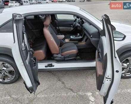 Сірий Мазда MX-30, об'ємом двигуна 0 л та пробігом 109 тис. км за 14000 $, фото 11 на Automoto.ua