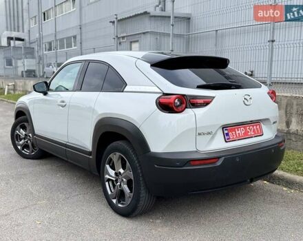 Серый Мазда MX-30, объемом двигателя 0 л и пробегом 115 тыс. км за 13900 $, фото 2 на Automoto.ua