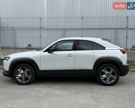 Серый Мазда MX-30, объемом двигателя 0 л и пробегом 115 тыс. км за 13900 $, фото 4 на Automoto.ua