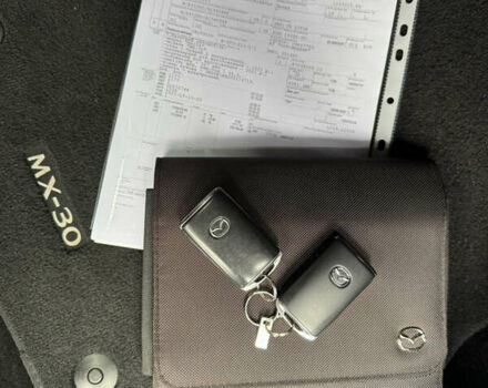 Серый Мазда MX-30, объемом двигателя 0 л и пробегом 43 тыс. км за 14499 $, фото 98 на Automoto.ua