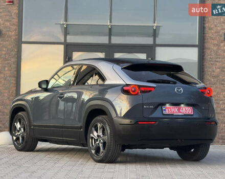 Серый Мазда MX-30, объемом двигателя 0 л и пробегом 89 тыс. км за 13400 $, фото 3 на Automoto.ua